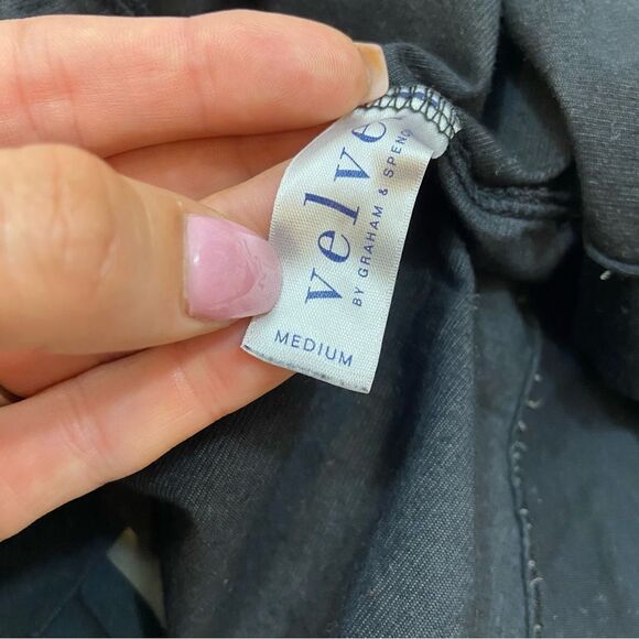 New without Tags Velvet by Graham & Spencer Black Belted Open Front Blouse Med - Picture 9 of 10